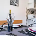 Sanic 543/a Apartment