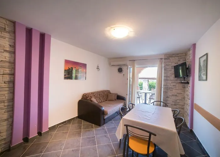 아파트 Sanic 543/a 로파르